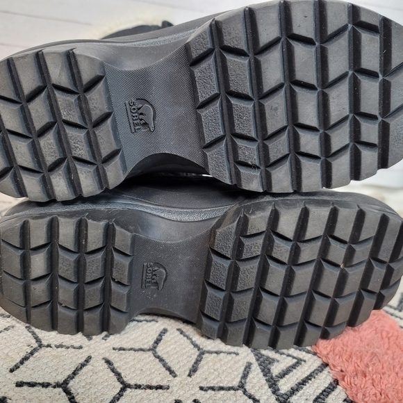 SOREL CUMBERLAND BOOTS IN BLACK, SZ 8 - Picture 15 of 16